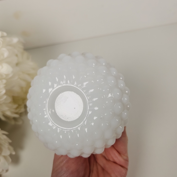 Vintage White Milk Glass Hobnail Vase- Bud Vase- Jeannie Vase-Farmhouse, Cottage - Picture 5 of 7